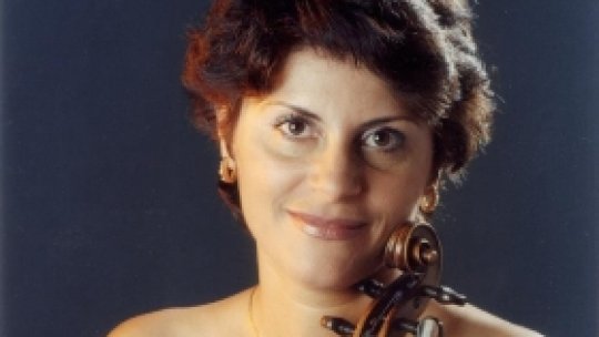 Concertul pentru 2 viori de Bach "în familie", la Sala Radio