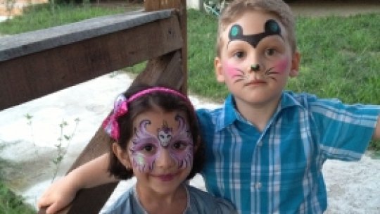 Pictura pe faţă sau culoarea zâmbetului din copilărie