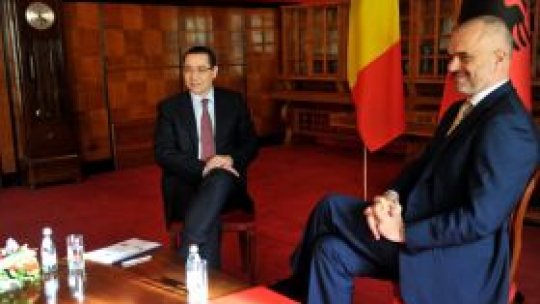 Statutul Kosovo, discutat de premierii român şi albanez