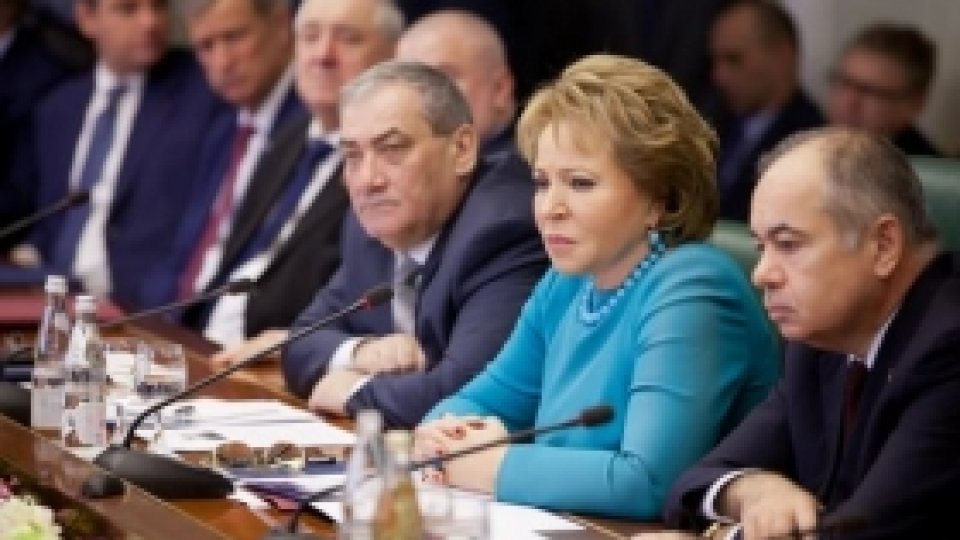 Autorităţile din Crimeea ignoră reacţiile Kievului