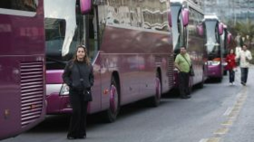 Şoferii unui autocar, "agresaţi de un pasager"