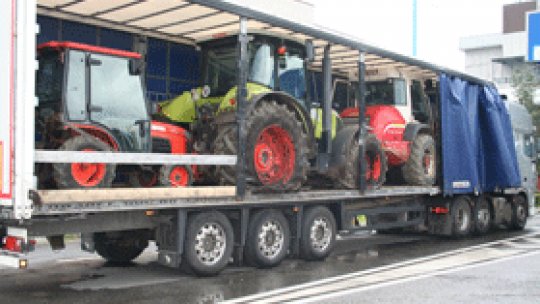 Un  tractor şi o remorcă furate, depistate la Nădlac