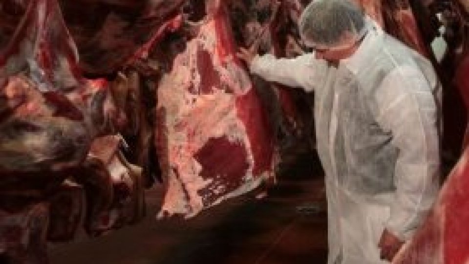 Jumătate de tonă de carne, retrasă de la vânzare în Capitală