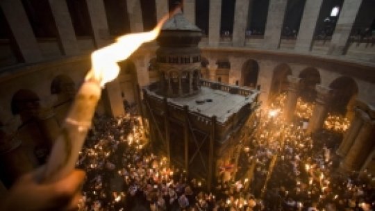 Lumina sfântă de la Ierusalim ajunge şi în România