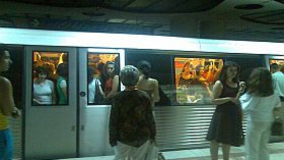 Metrorex a achiziţionat trenuri cu vagoane"prea late"