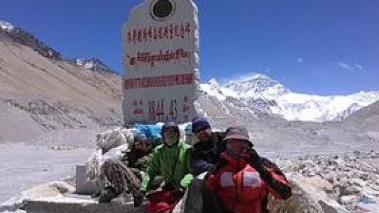 Echipa Everest România pe "acoperişul lumii"