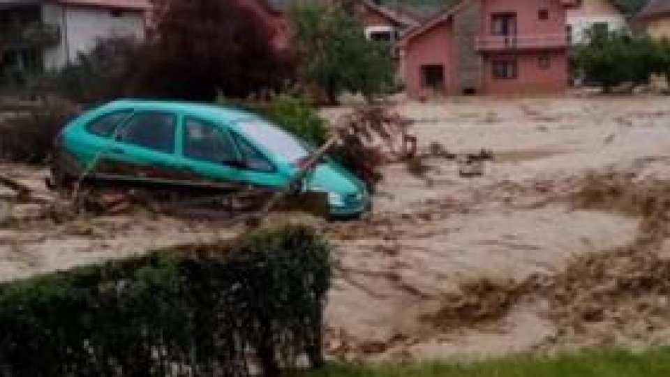 Stare de alertă în Serbia şi Bosnia-Herţegovina din cauza ploii