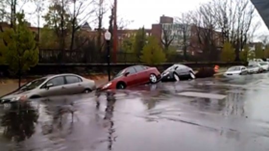 Maşini înghiţite de pământ la Baltimore