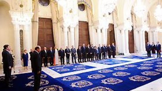 CCR respinge conflictele reclamate de preşedinte şi premier