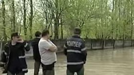 Dunărea a depăşit în mai multe judeţe cotele de inundaţii