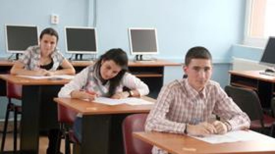 Absolvenţii de gimnaziu se pot înscrie la evaluarea naţională