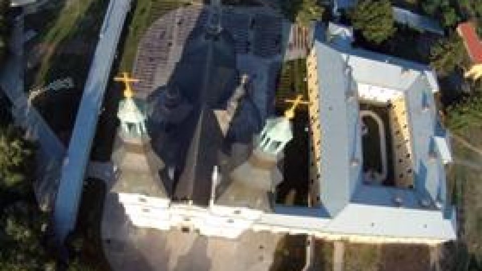 Un ONG ungar cere restituirea imobilelor bisericeşti confiscate