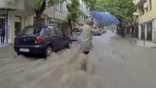 Momente de coşmar trăite de turişti în urma inundaţiilor