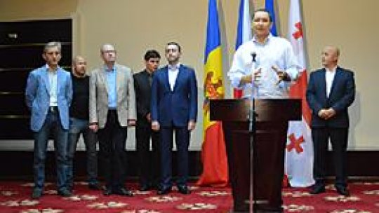 Romania backs EU enlargement