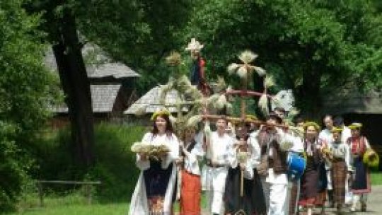 Obiceiul de Sânziene, reînviat în Dumbrava Sibiului