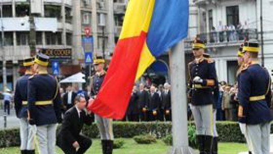 Premierul Victor Ponta prezent la ceremonia Zilei Drapelului