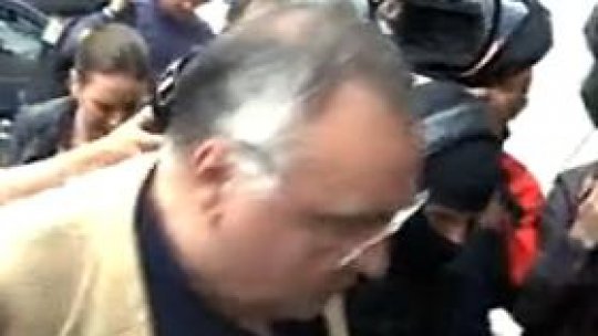 Dan Adamescu, adus cu mascaţii la DNA