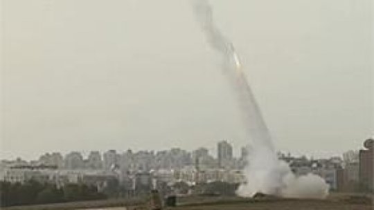 Zeci de rachete, lansate din Fâşia Gaza spre Israel