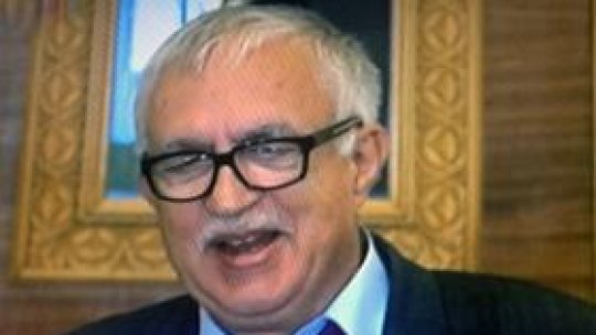 Curtea Constituţională "nu judecă politic"