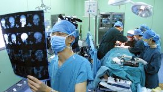 Medicii şi asistenţii medicali români, căutaţi în străinătate