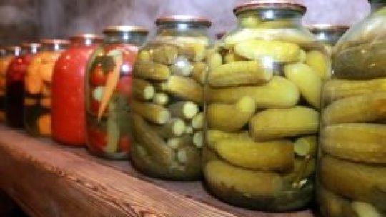 Rusia suspendă importurile de conserve de legume din R. Moldova