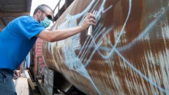 Arta se mută în tren