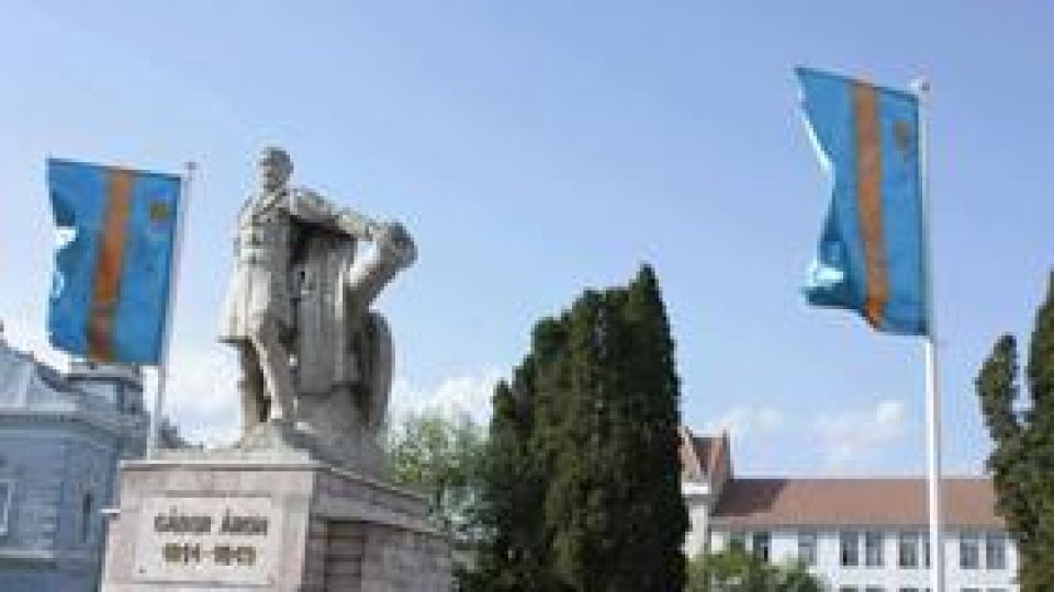 Steaguri secuieşti, arborate în Târgu Secuiesc