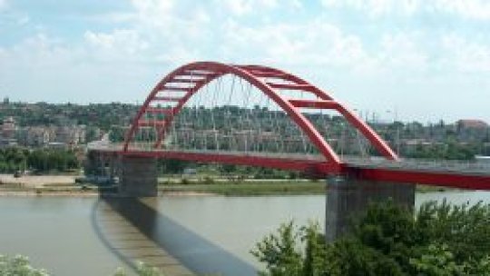 Trenurile vor circula din nou pe podul Anghel Saligny