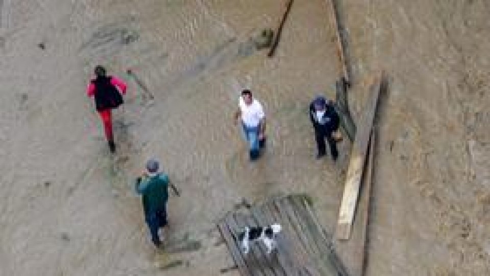 Autorităţile din Olt solicită apă potabilă şi alimente