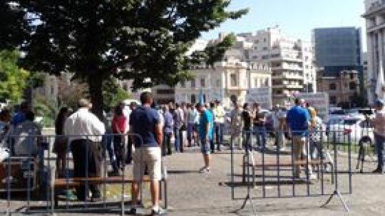 Protestele poliţiştilor se suspendă