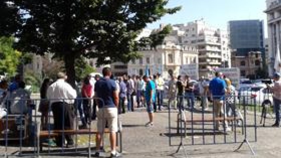 Protestele poliţiştilor se suspendă