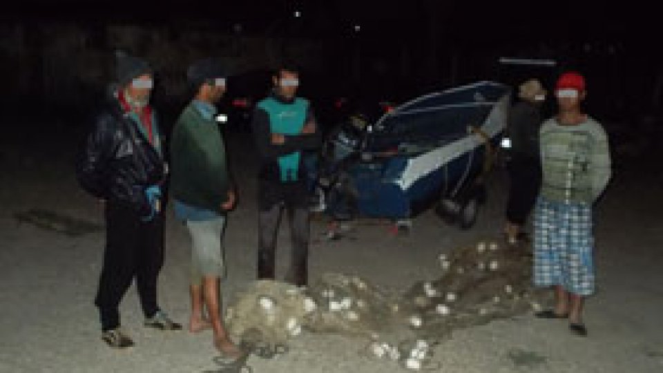 Ambarcațiuni și sute de metri de plase, “confiscate“