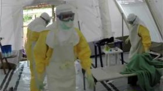 Epidemia Ebola "a scăpat de sub control dar poate fi oprită"