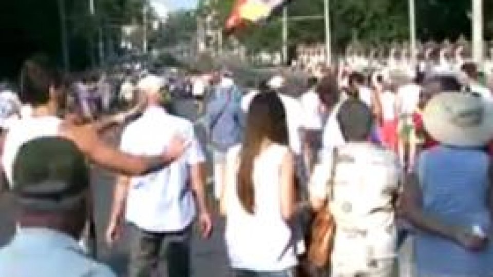 Circulație blocată la "plimbarea" în jurul Palatulului Cotroceni