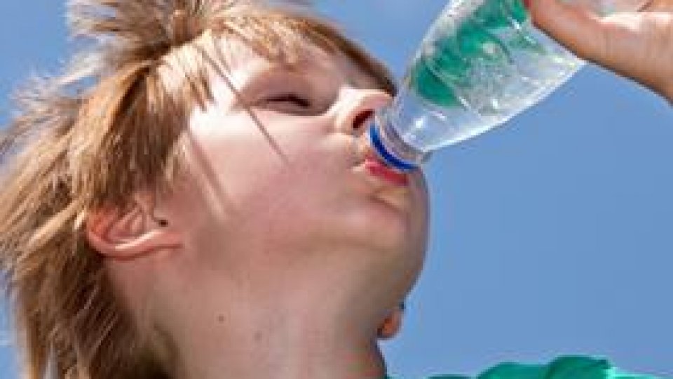 Un val de caniculă cuprinde, de astăzi, România