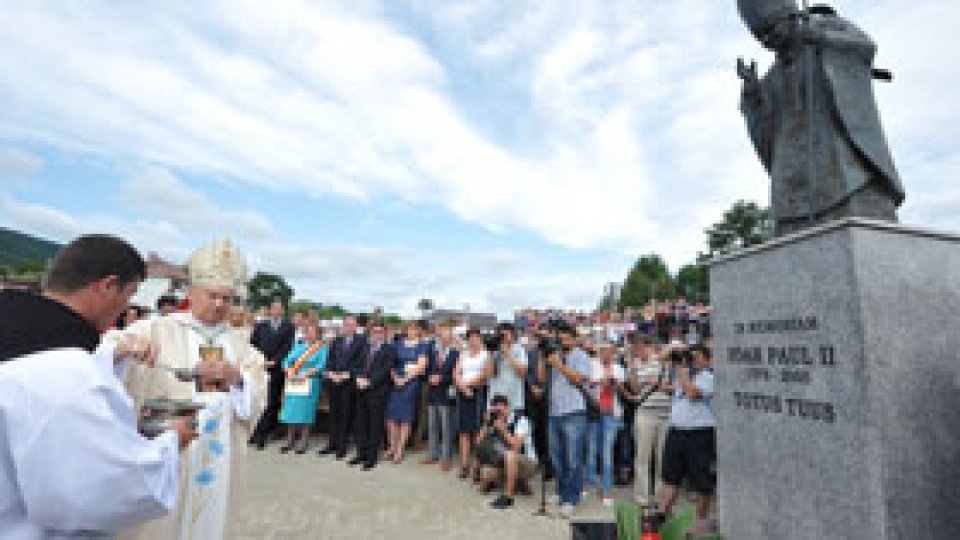 Piaţeta Sfântul Ioan Paul al II-lea din Cacica, inaugurată