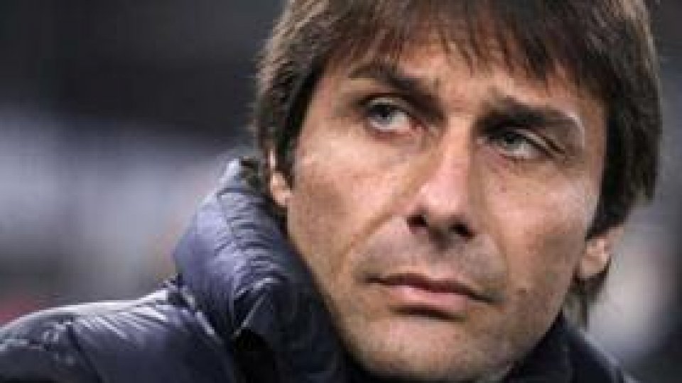 Antonio Conte "un antrenor public remunerat din fonduri private"