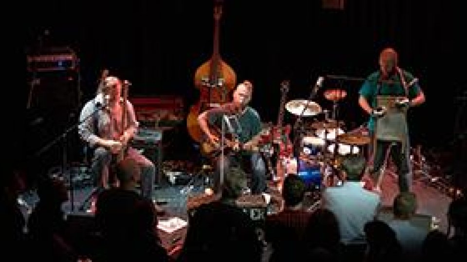 Ascultă noaptea - ediția 101 (18 august 2014)