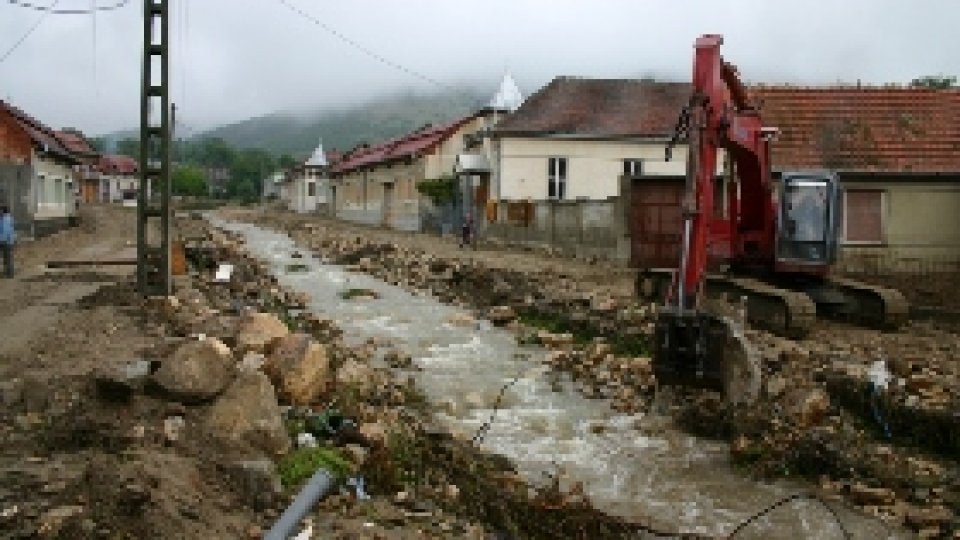 Peste 250 de case afectate de furtună în Caraș-Severin