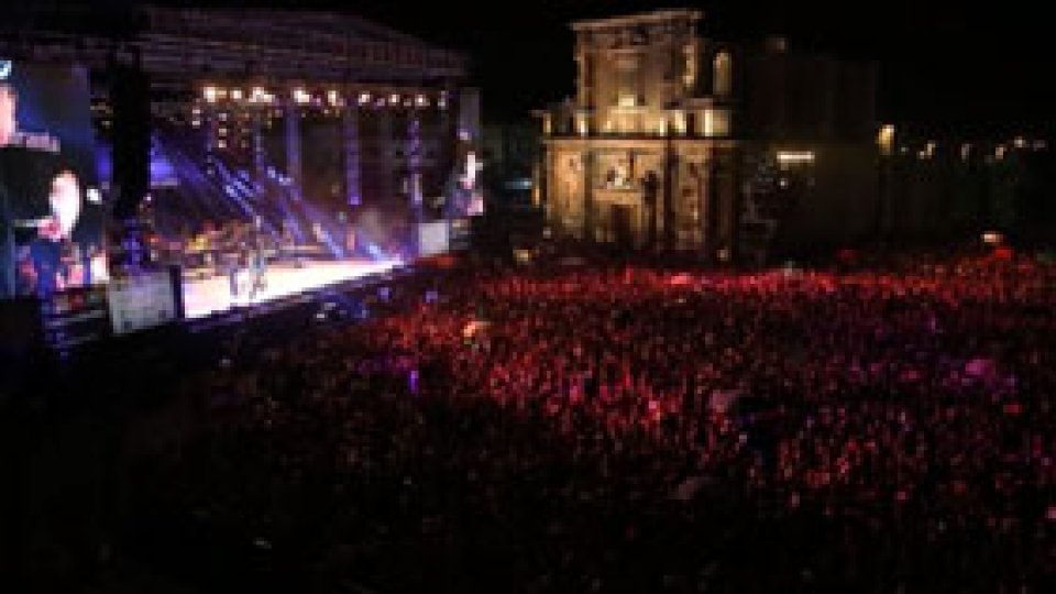 150.000 de spectatori la un festival de muzică populară-Salento