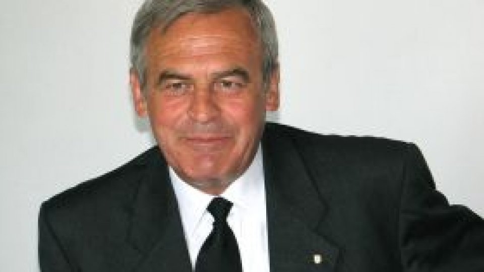 László Tőkés, somat să înlăture steagul secuiesc de la cabinet