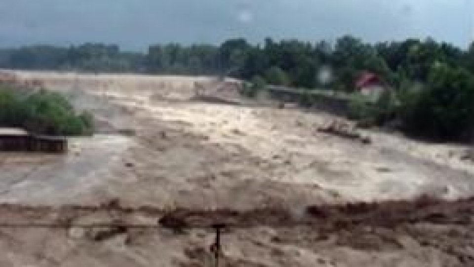 Prefecții ”să intervină la timp pentru prevenirea inundațiilor”