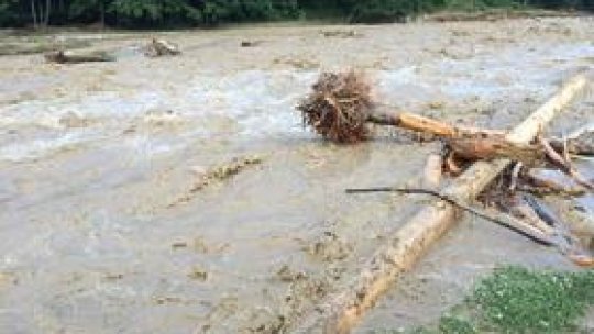 Cod portocaliu de inundații pe mai multe râuri(HARTĂ)