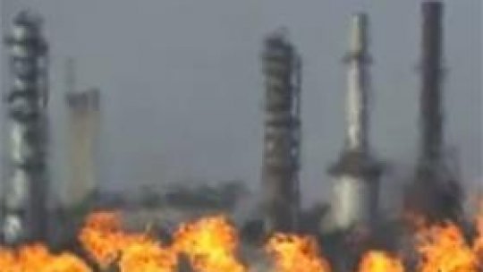 Statul Islamic se autofinanţează prin "contrabandă cu petrol"