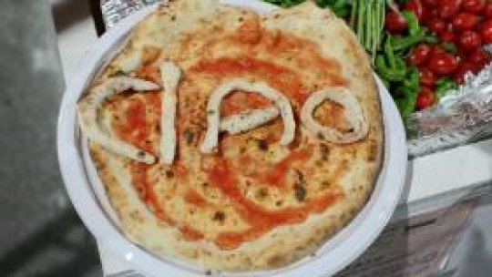 Cea mai mare pizzerie în aer liber din lume la Napoli