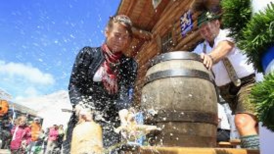 975 de hectolitri de bere, consumaţi la Oktoberfestul de Brașov