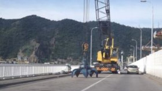 "Sute de tone de deşeuri" la Barajul de la Porţile de Fier I