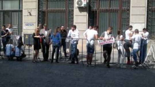 Pichet la sediul Avocatului Poporului
