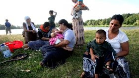 Romi din România "vindeau copii romilor din Franţa"