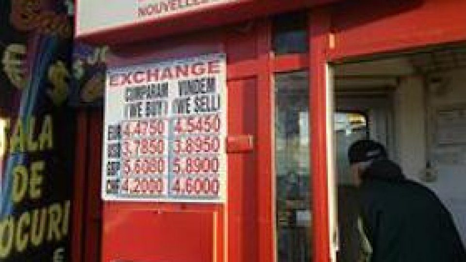 Autorităţile caută soluţii pentru problema creditelor în franci